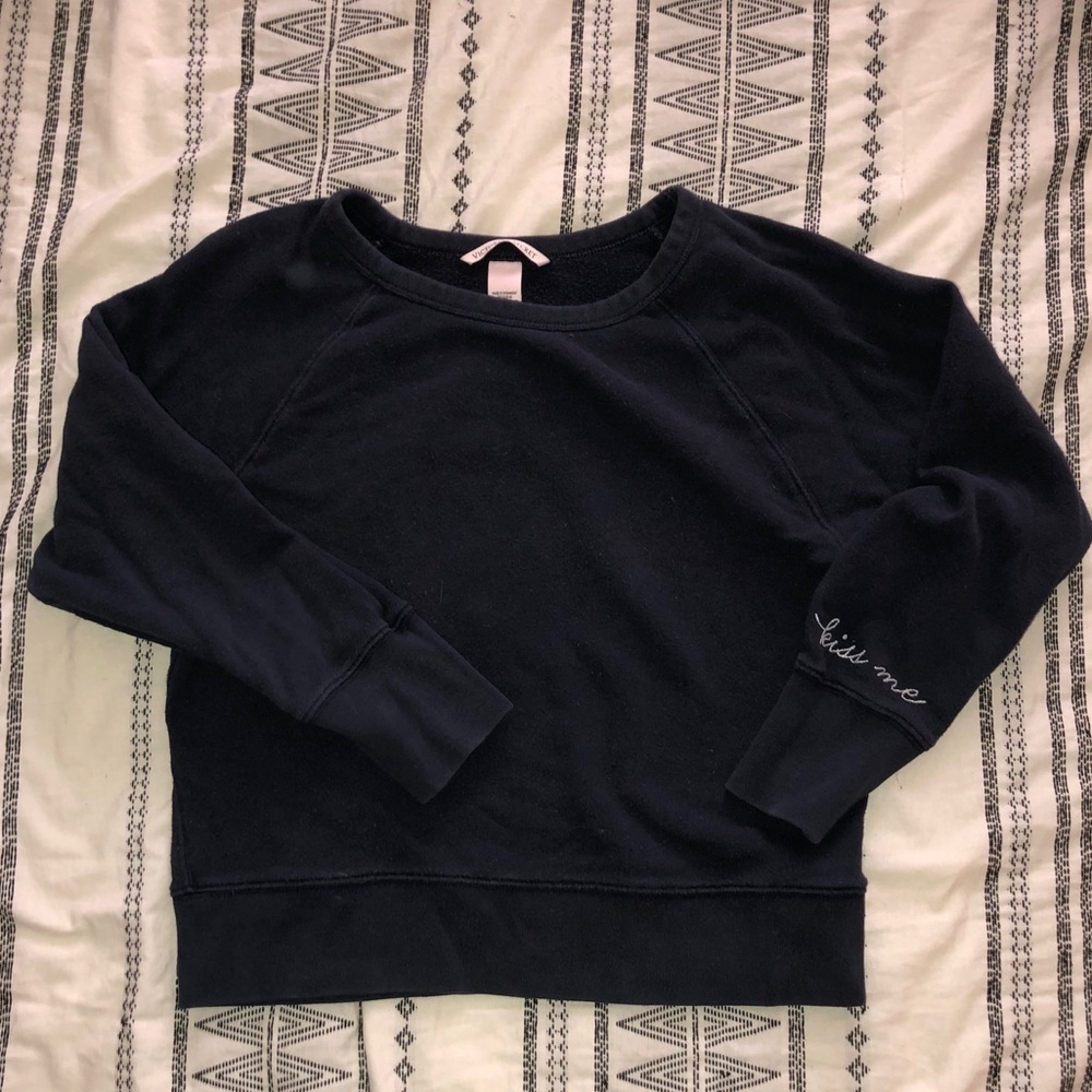 Cropped, 3/4 sleeve sweatshirt